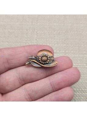 Vintage Copper Tone Sunflower Sun Hat Ribbon Lapel Pin A8211